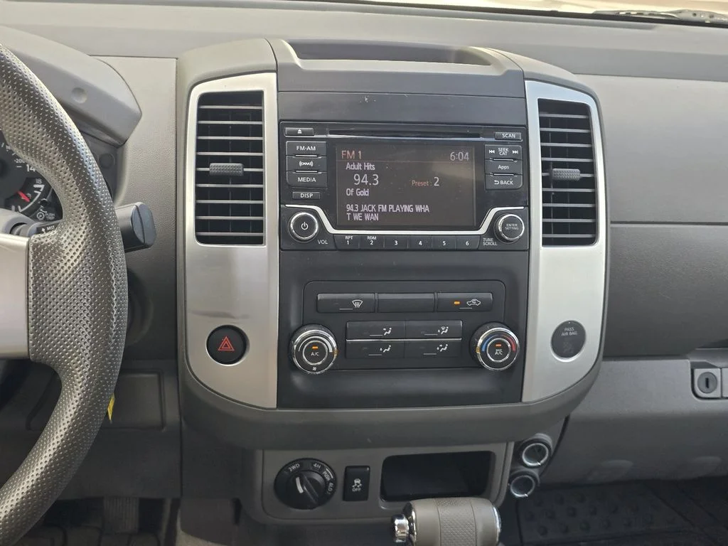Used 2016 Glacier White Nissan SV image 19