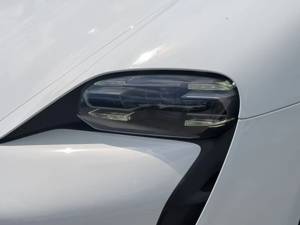 Used 2024  Porsche Base image 7