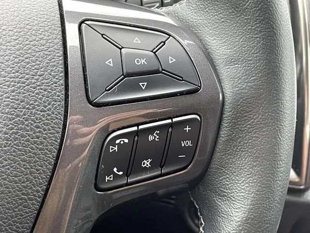 Used 2019 White Platinum Clearcoat Ford Lariat image 22