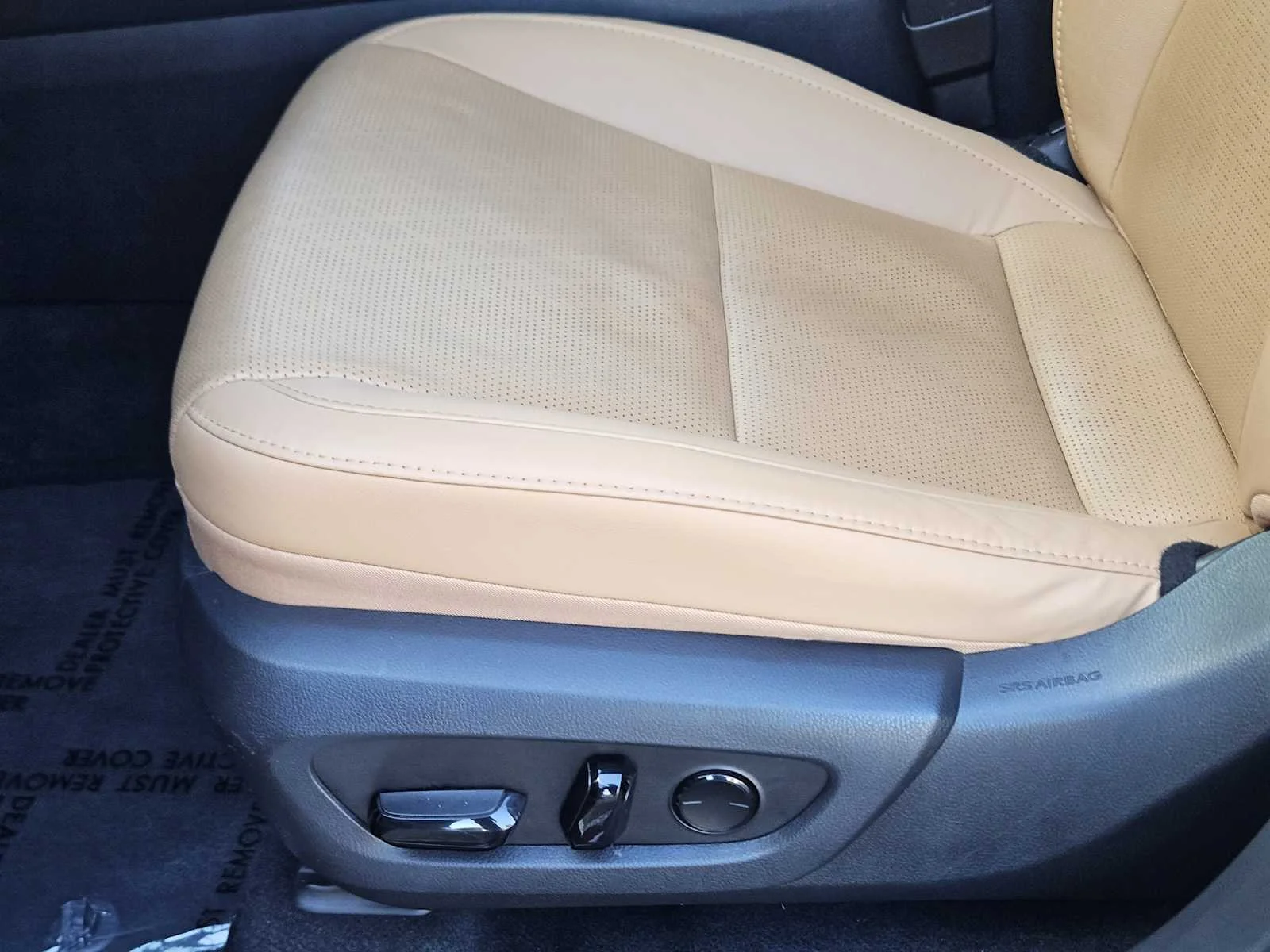 Certified Used 2024 COPPER CREST Lexus Premium Plus image 19