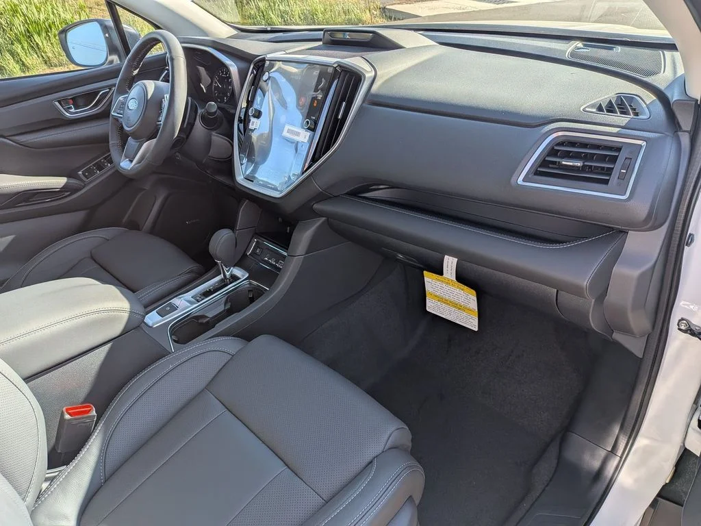 New 2026 CRYSTAL WHITE PEARL Subaru Limited 7-Passenger image 25