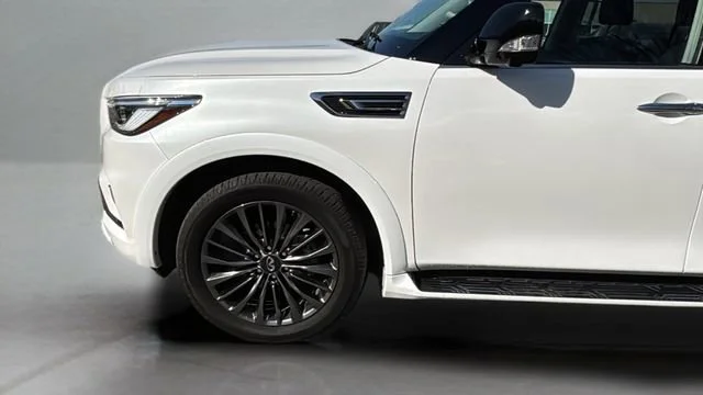 Used 2023 White INFINITI PREMIUM SELECT AWD image 34