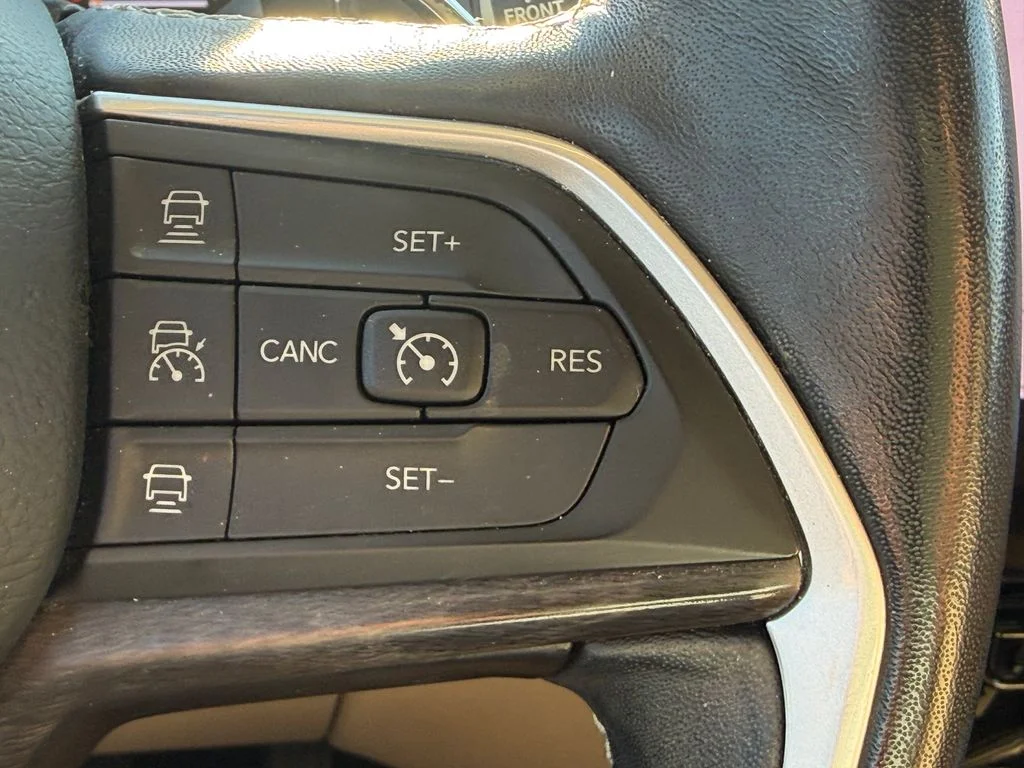 Used 2022 Red Jeep Limited image 16