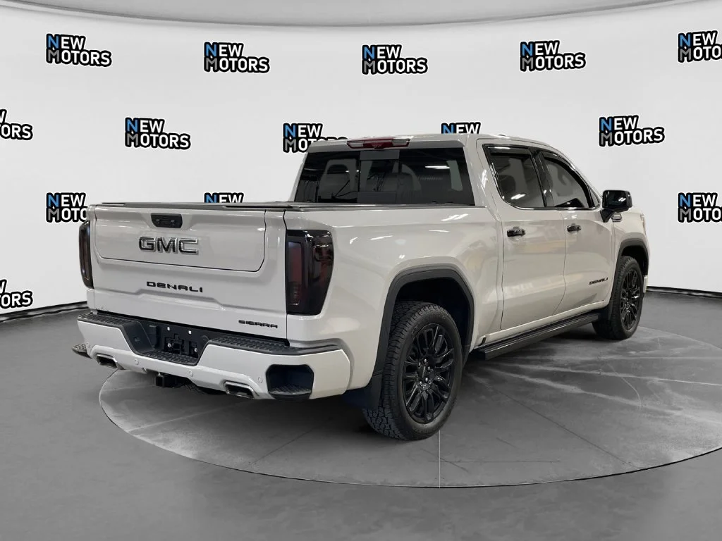 Used 2025 Titanium GMC Denali Ultimate image 5