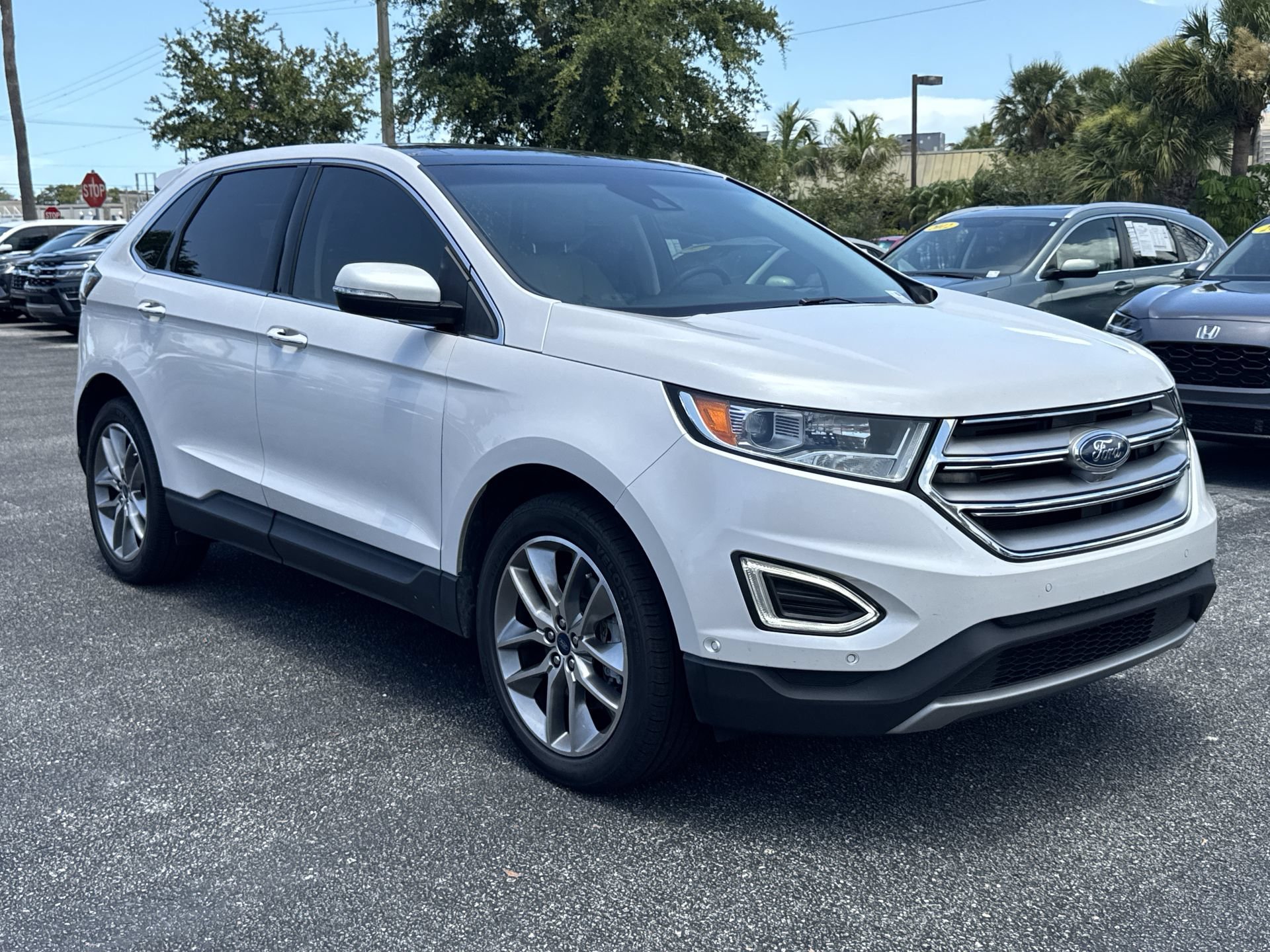 Used 2018 White Platinum Clearcoat Metallic Ford Titanium image 2