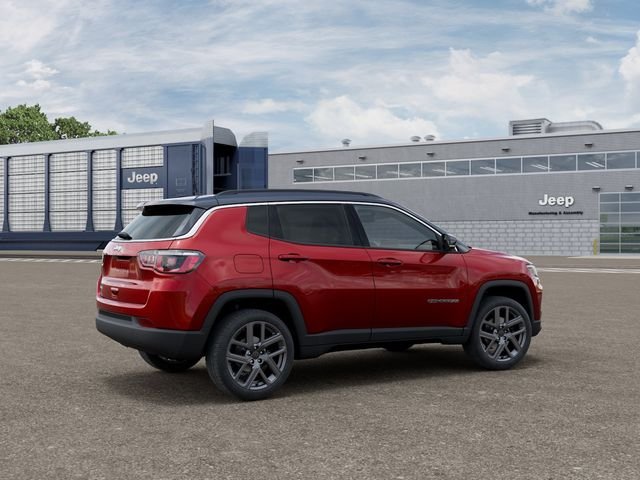 New 2026 Red Hot Pearl-Coat Exterior Paint Jeep Limited image 4