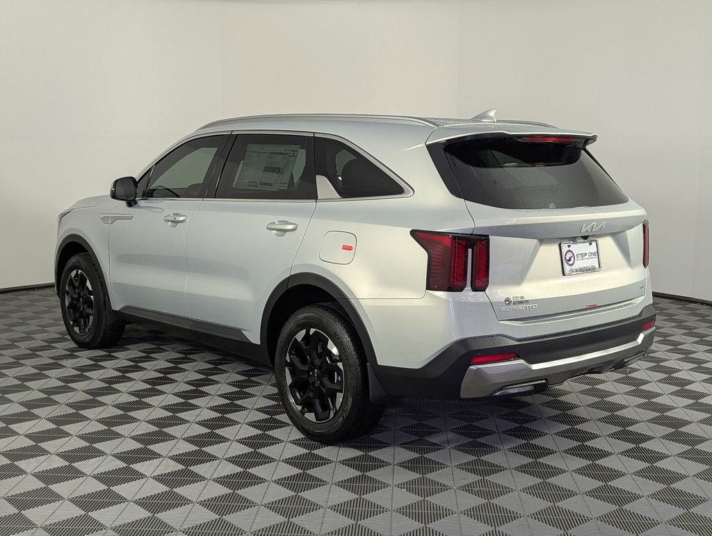 New 2026 Ivory Silver Kia S image 5