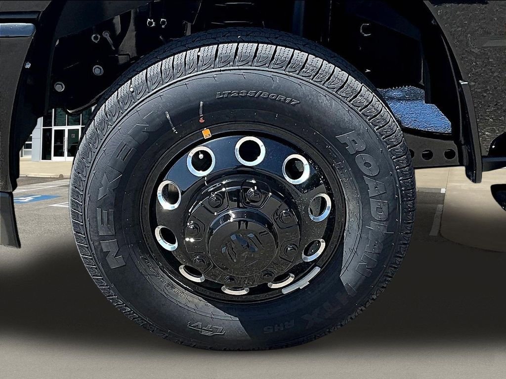New 2026 Diamond Black Crystal Pearl-Coat Exterior Paint RAM Laramie image 12
