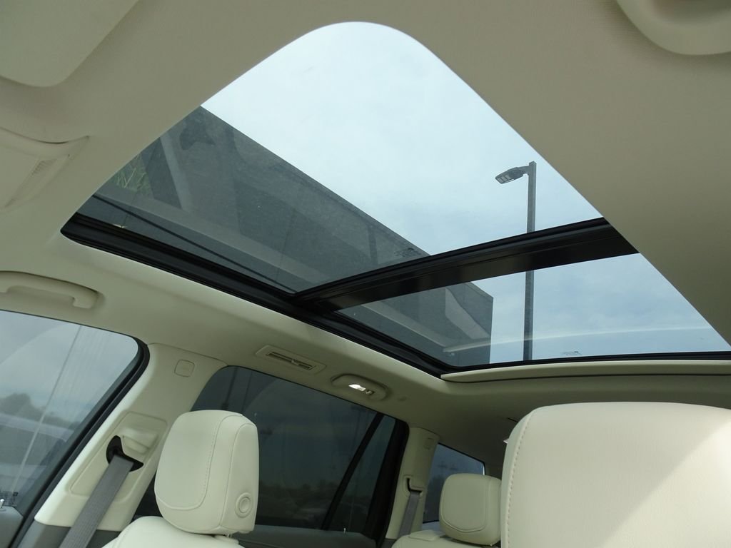 Used 2021 White Cadillac Premium Luxury image 9