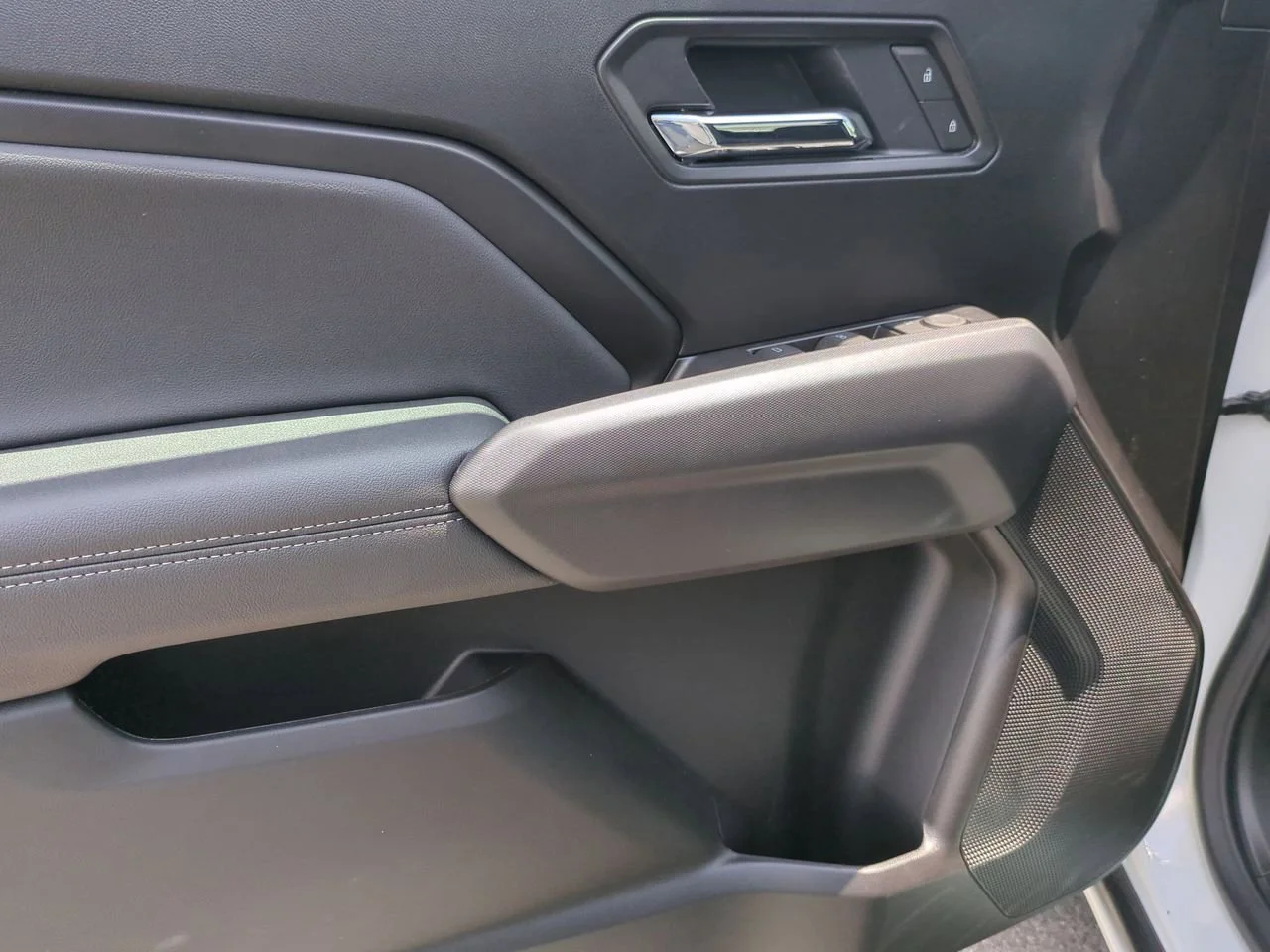 2025 Chevrolet Colorado LT - Photo 22