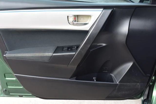 Used 2016 Green Toyota LE Plus image 9