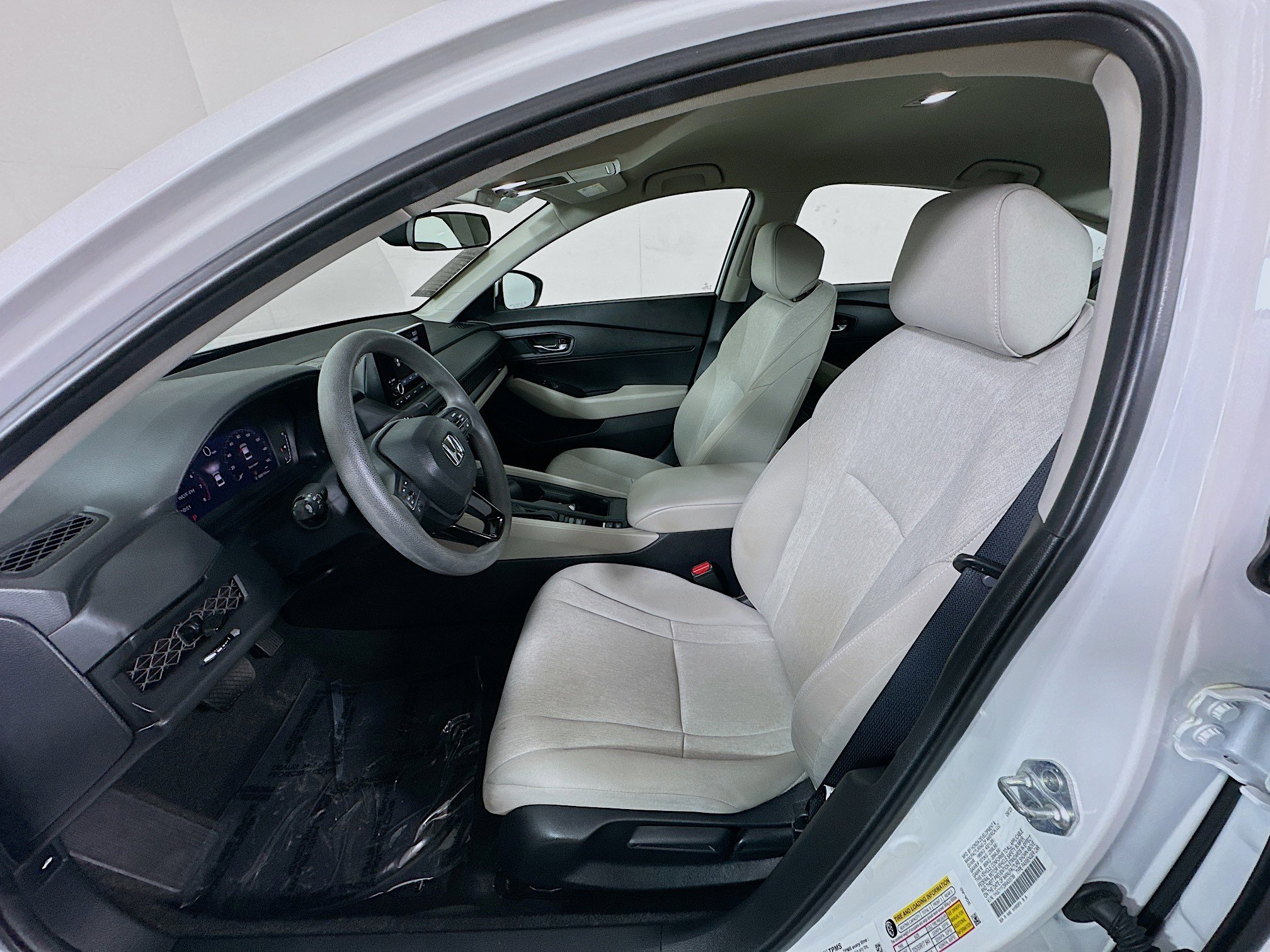 2024 Honda Accord LX - Photo 14
