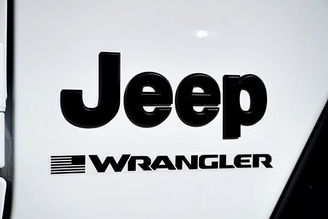 New 2026 Bright White Clear-Coat Exterior Paint Jeep Sport image 12