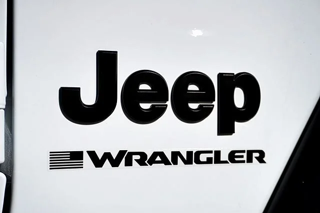 New 2026 Bright White Clear-Coat Exterior Paint Jeep Sport image 12