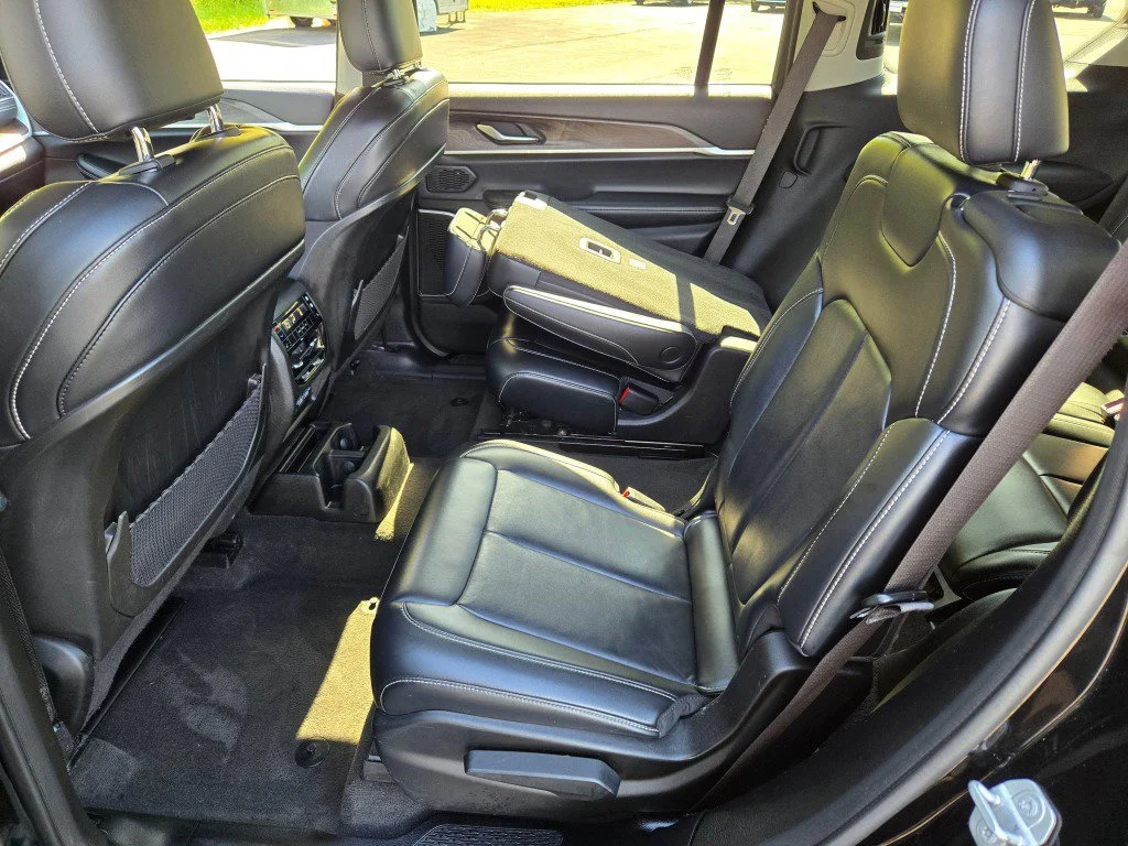 Used 2021 Black Jeep Limited 4x4 image 18