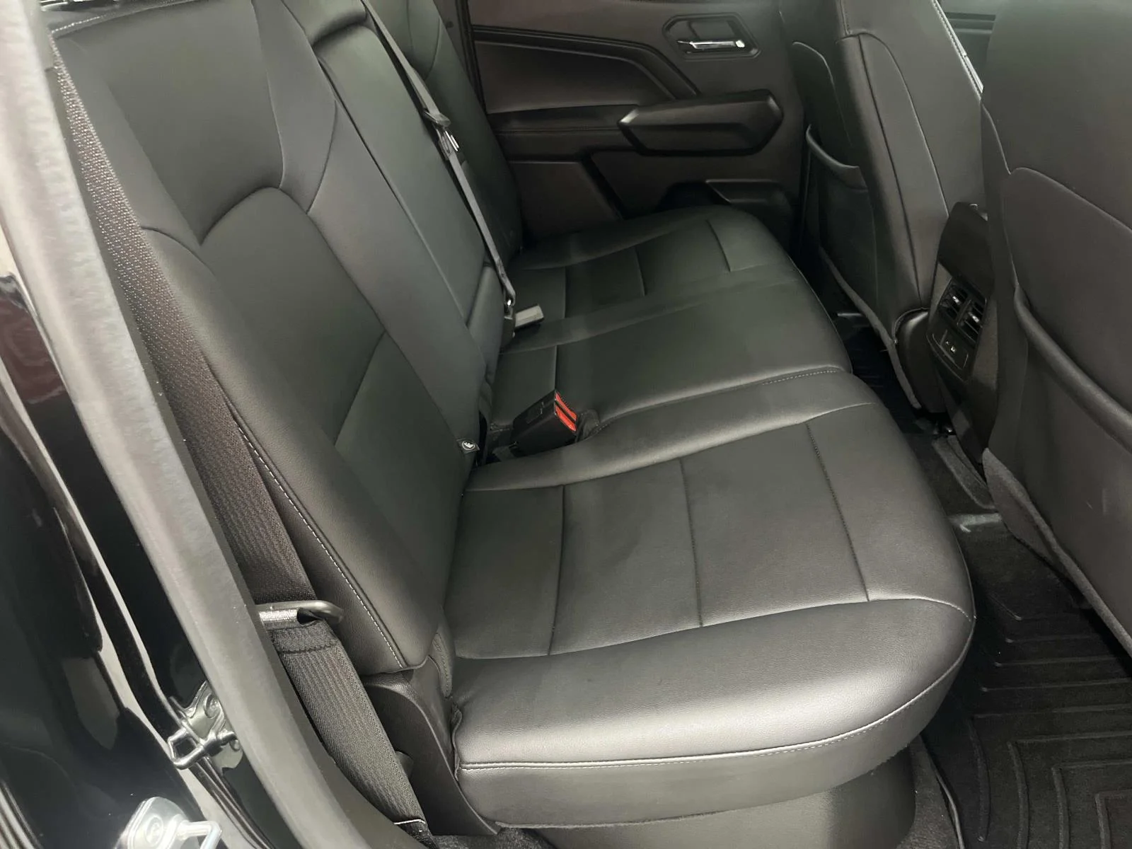 Certified Used 2024 Onyx Black GMC Elevation image 27