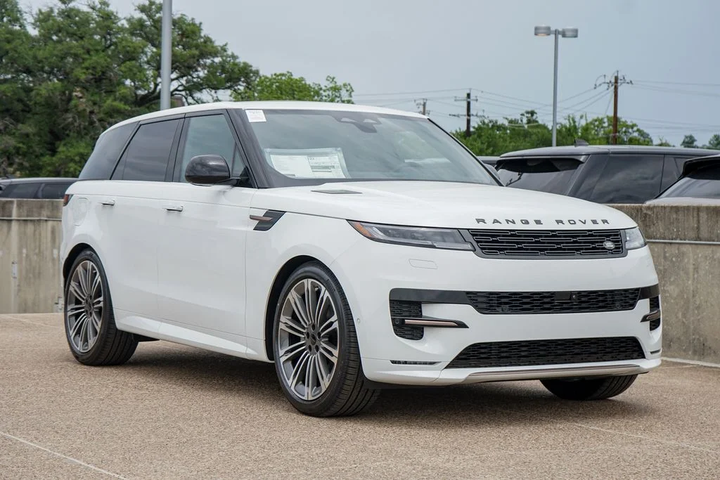 New 2026 White Land Rover Dynamic SE image 10