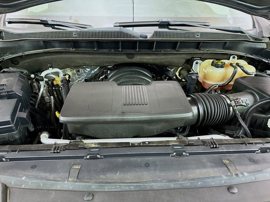Used 2021 Shadow Gray Metallic Chevrolet RST image 34