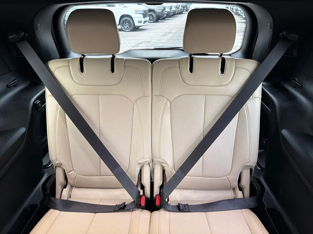Used 2024 White Jeep Limited image 18