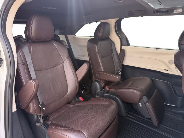 Used 2022 Beige Toyota Platinum image 34
