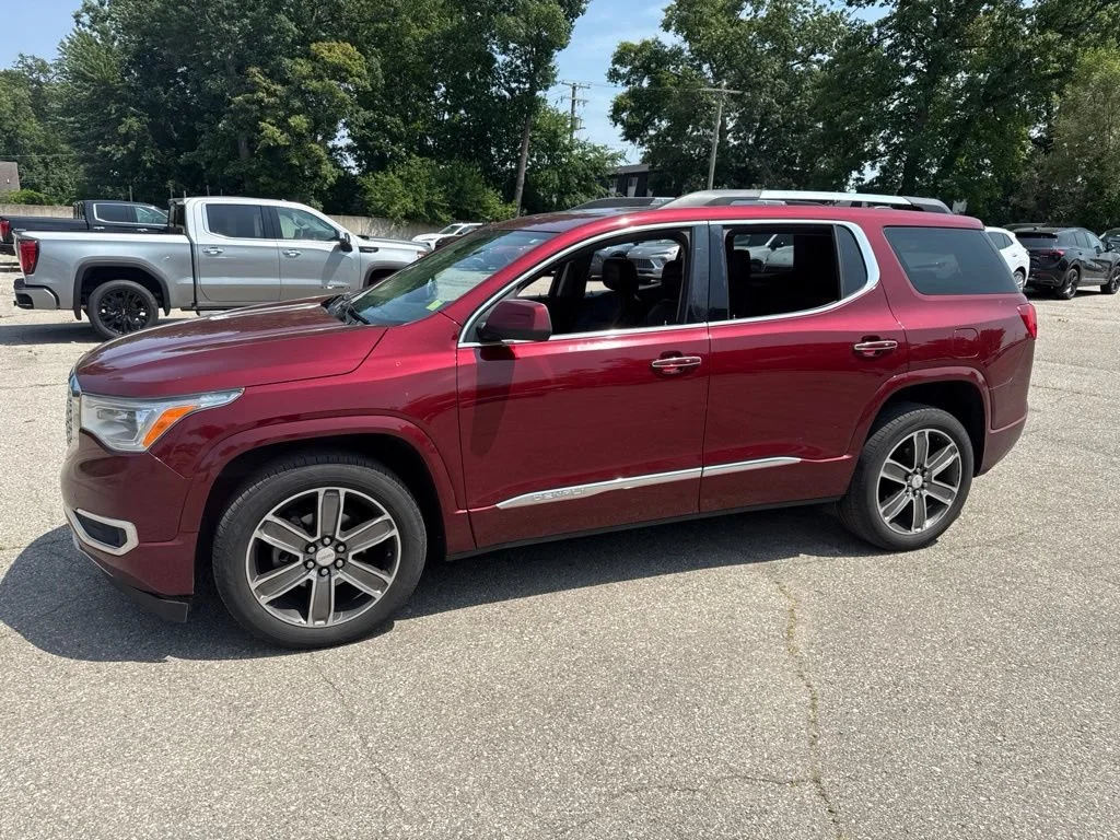 Used 2017 CRIMSON RED TINTCOAT GMC Denali image 5