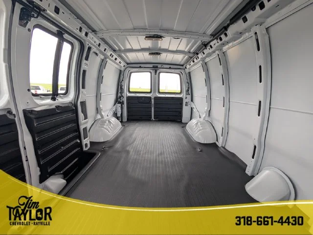 2026 Chevrolet Express Cargo Work Van - Photo 14