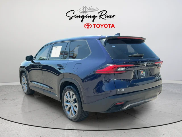 Used 2024  Toyota Limited image 5