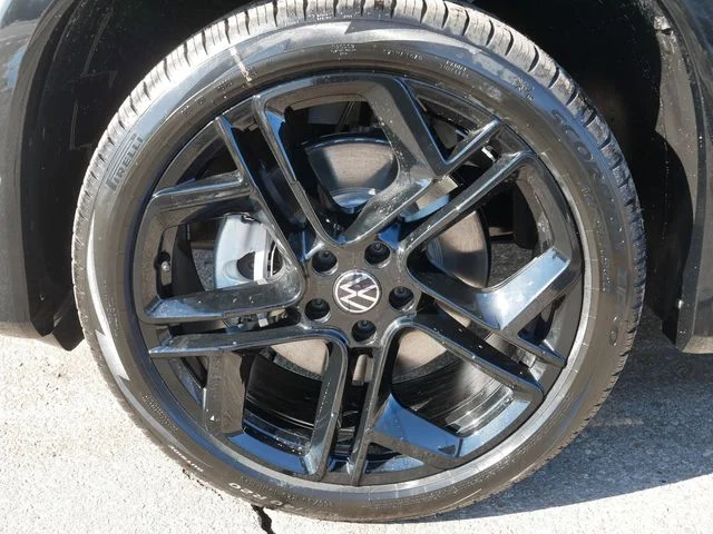 New 2026 White/off-white Volkswagen 2.0T SE R-Line Black image 5