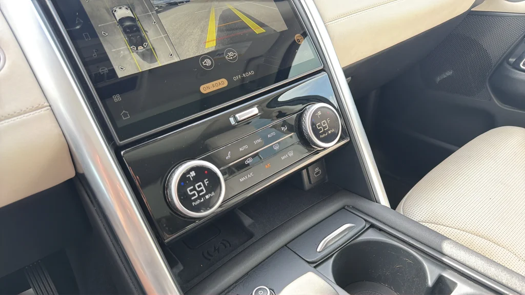 Used 2024 Blue Land Rover S image 24