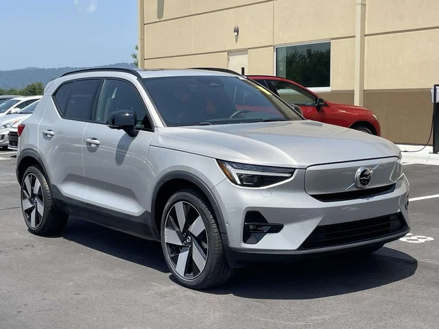 2023 Volvo XC40 P8 Ultimate