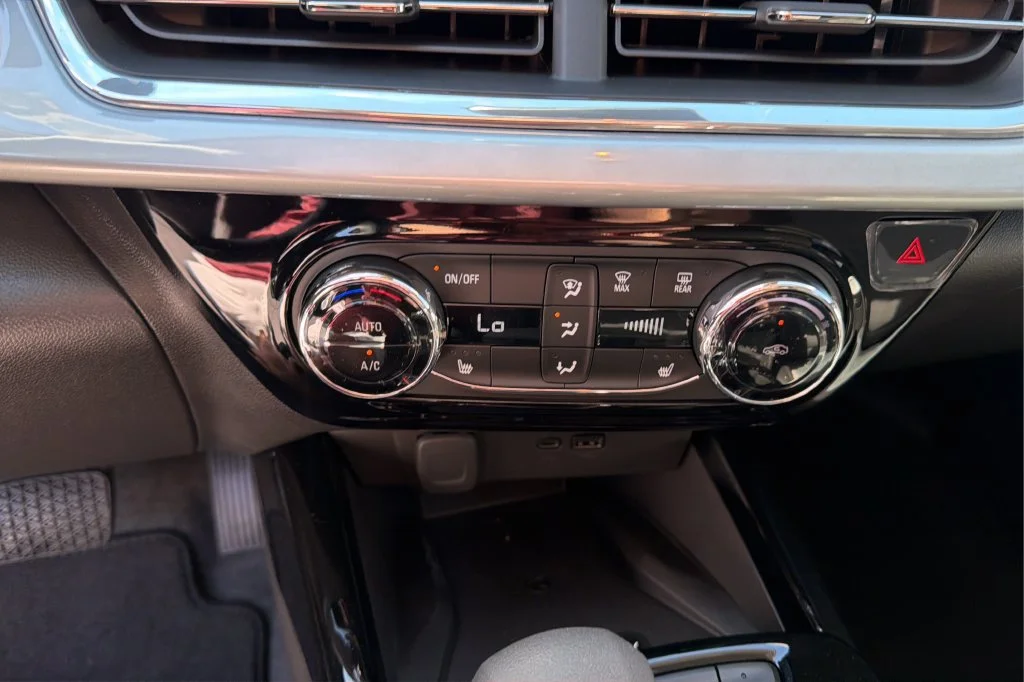 New 2026 Summit White Chevrolet LT image 28