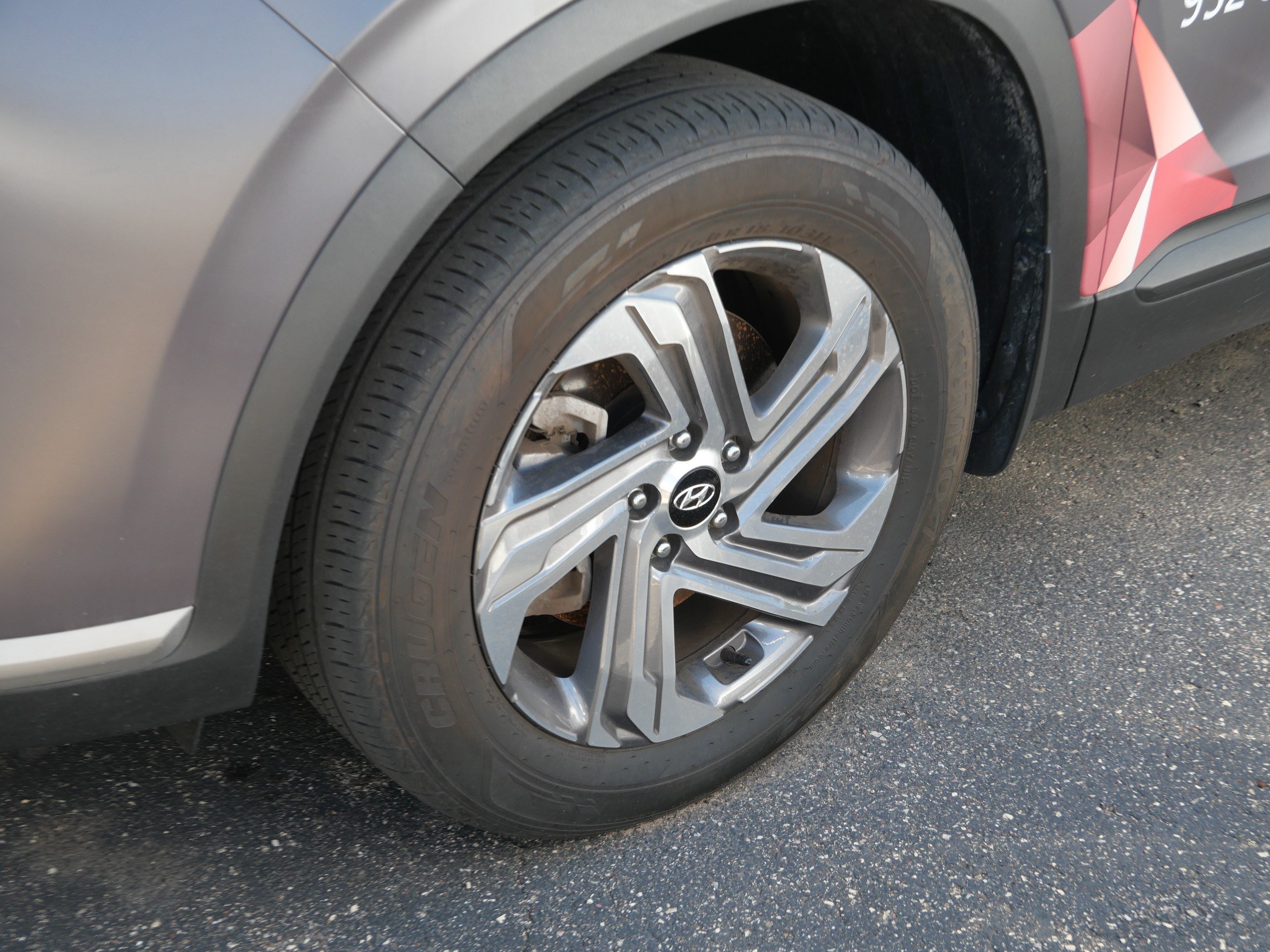 Used 2023 Hampton Gray Hyundai SEL image 4