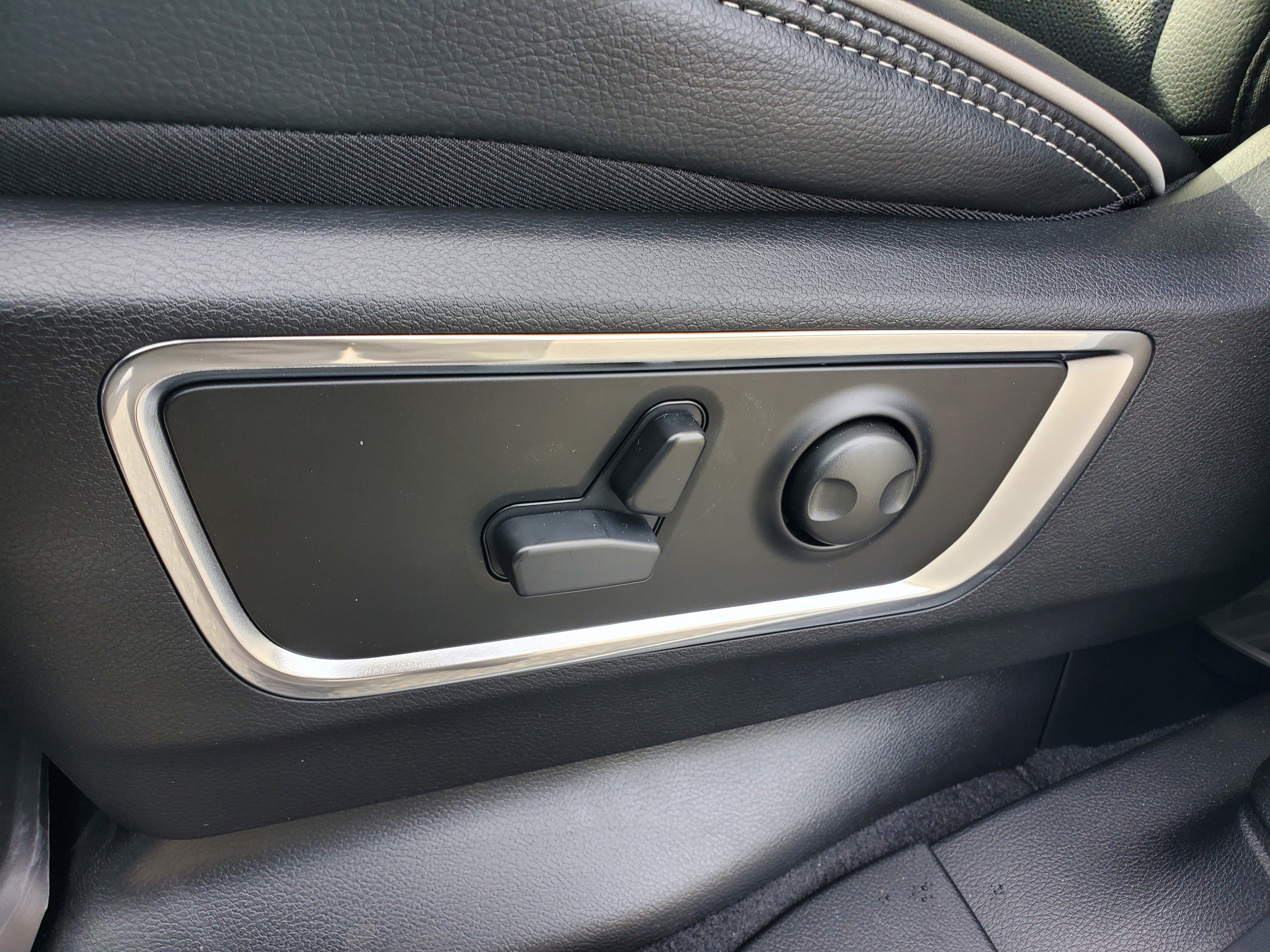 2026 RAM 1500 Laramie - Photo 15