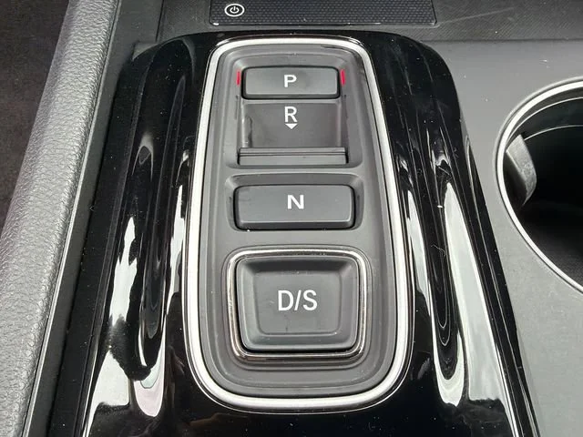 Used 2025 White Honda EX-L image 32