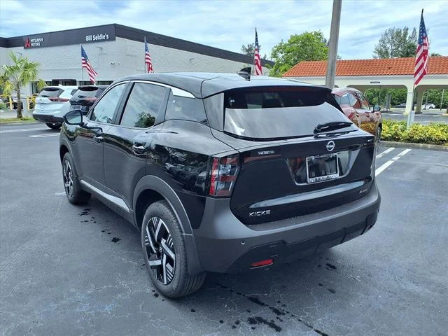 New 2026 Super Black Nissan SV image 4
