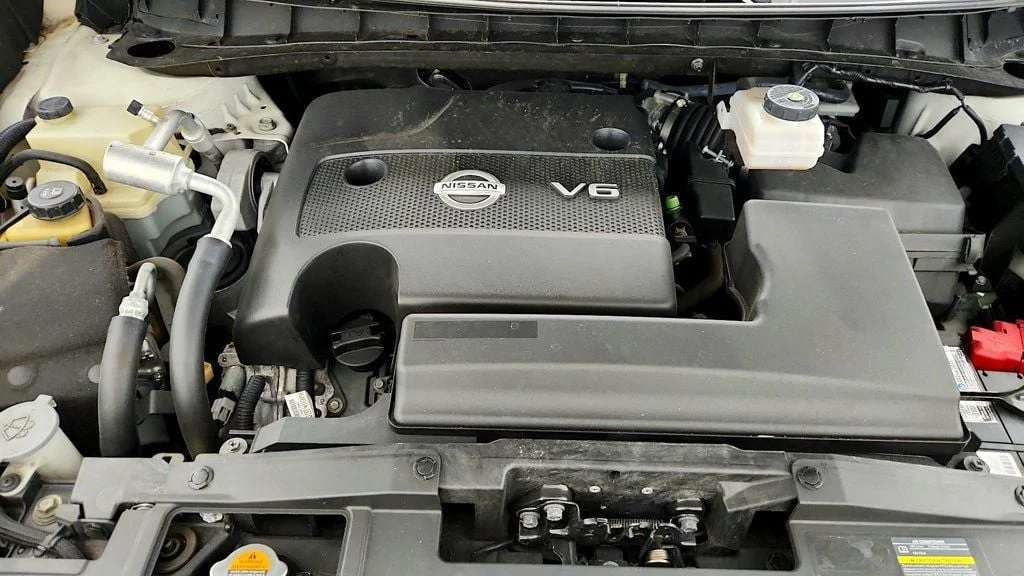 Used 2018 Pearl White Nissan AWD SL image 26