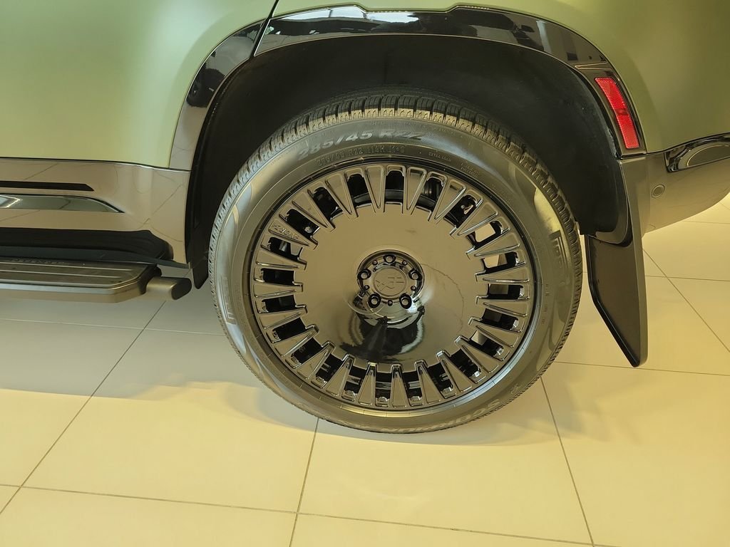 New 2026 Woolstone Green Land Rover X-Dynamic SE image 12