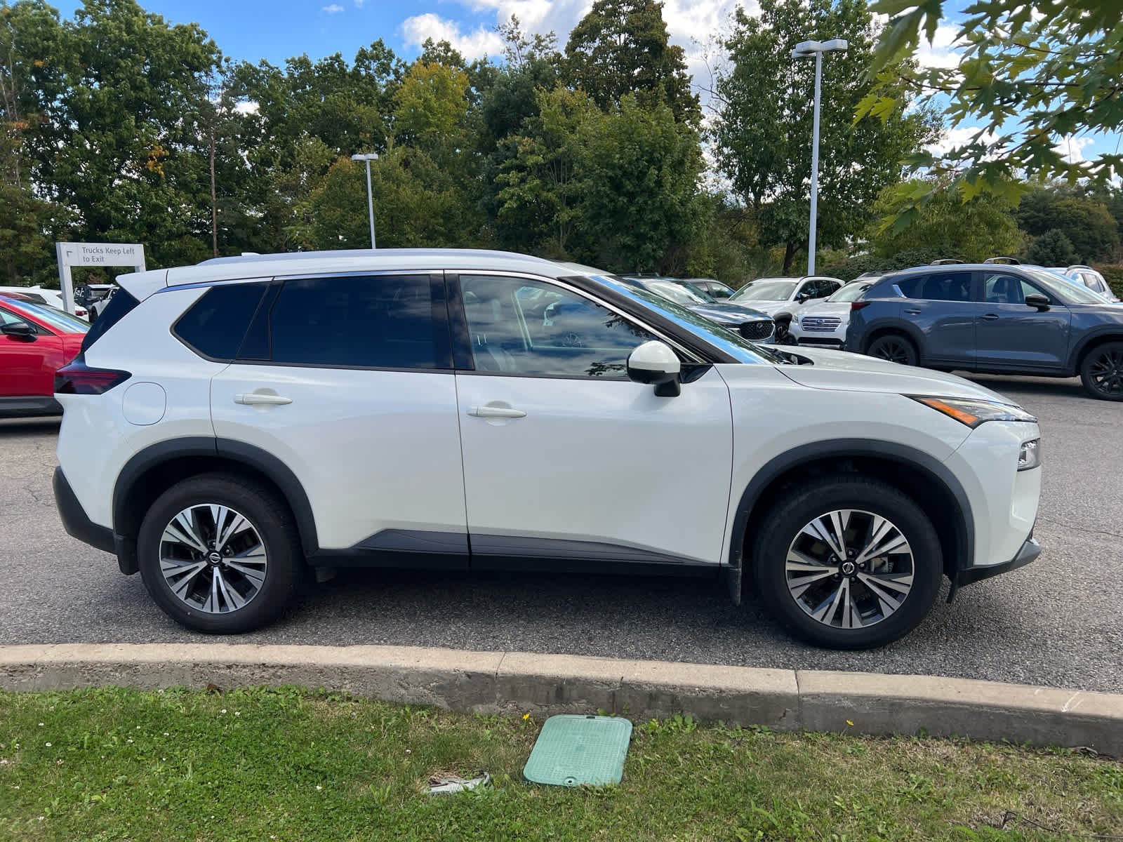 Used 2021 Pearl White Tricoat Nissan SV image 3
