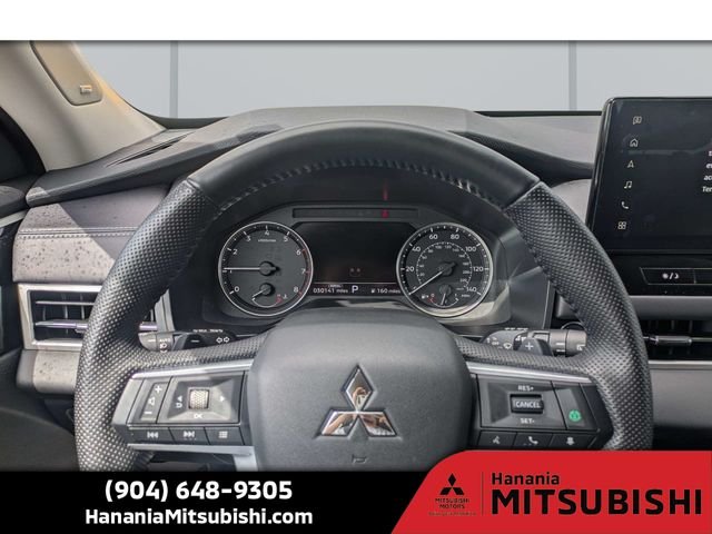 Used 2025 White Mitsubishi SE image 30