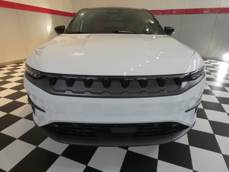 Used 2024 Jeep Wagoneer S Launch Edition with VIN 3C4RJNAK8RT179468 for sale in Clinton, IL