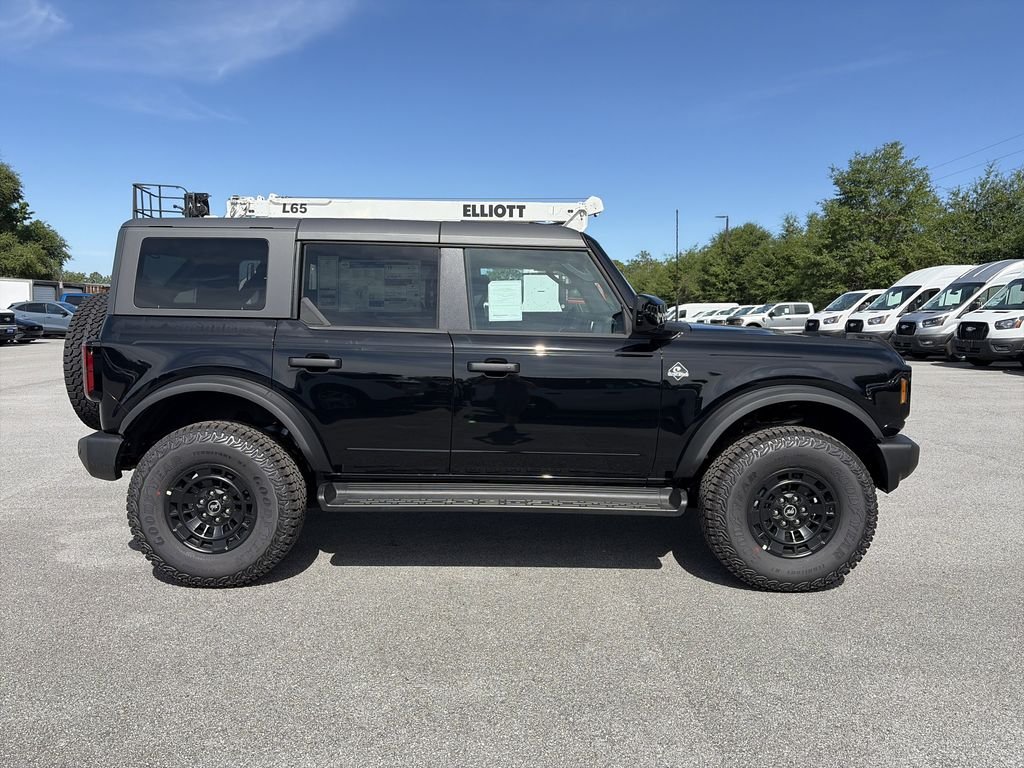 New 2026 Shadow Black Ford Outer Banks® image 8