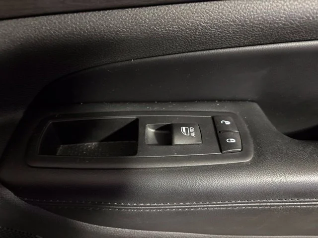 Used 2016 Brilliant Black Crystal Pearlcoat Jeep Laredo image 22