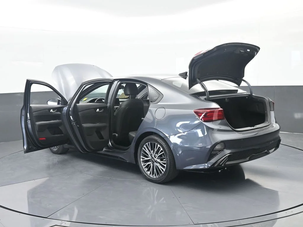 Used 2024 Gravity Gray Kia GT-Line image 76