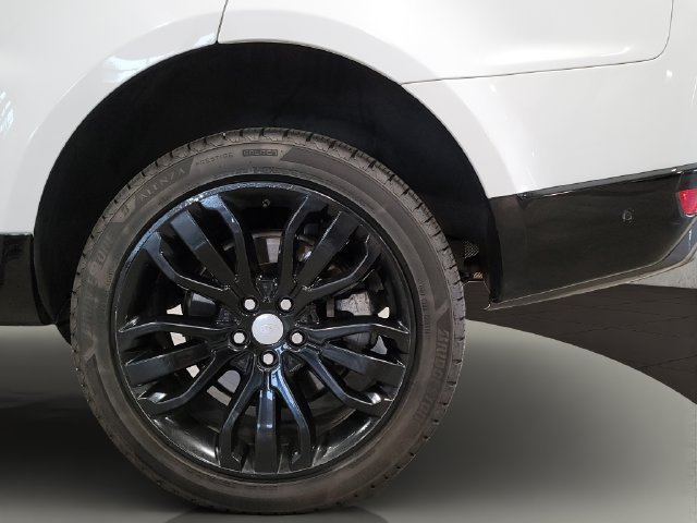 Used 2019 Fuji White Land Rover HSE image 34