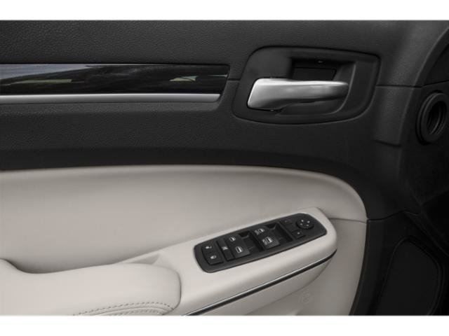 Used 2015 Bright White Clearcoat Chrysler Limited image 23