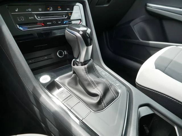 New 2026 White Volkswagen 1.5T SE image 11
