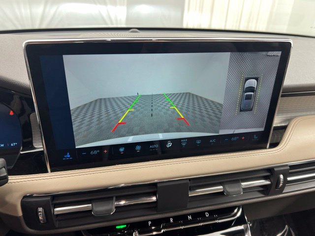 Used 2023 White Lincoln Standard image 19