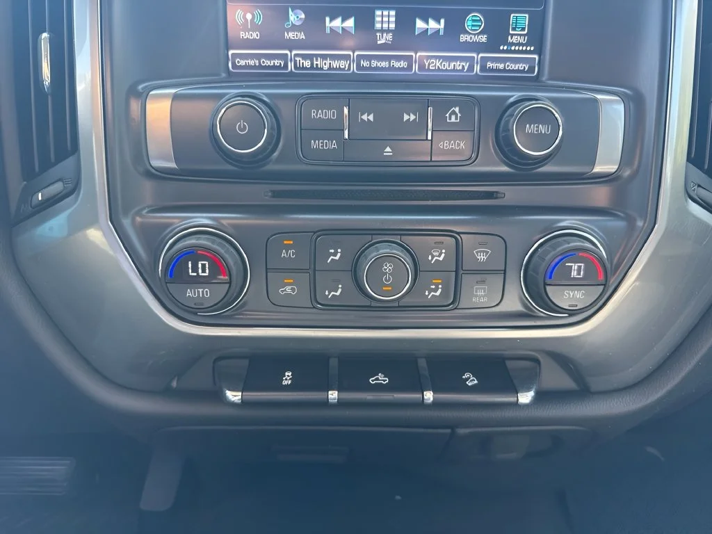 Used 2017 GRAPHITE METALLIC Chevrolet LT image 22