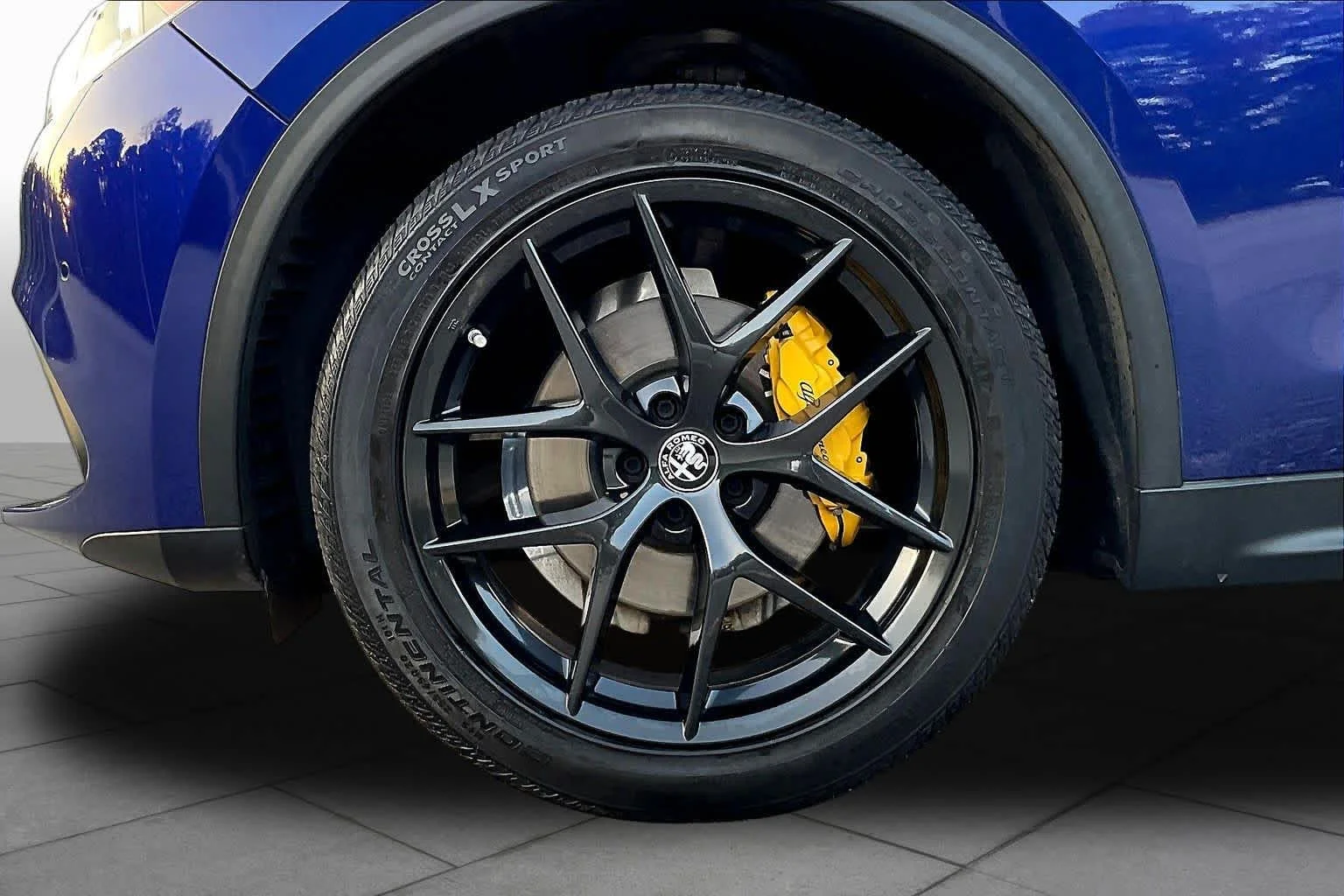 Used 2020 Anodized Blue Metallic Alfa Romeo  image 11