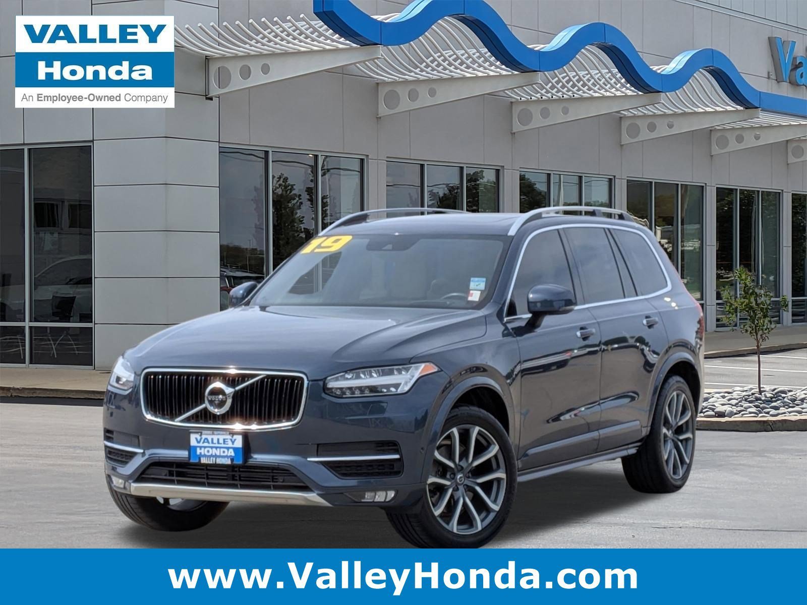 2019 Volvo XC90 T6 Momentum AWD's photo